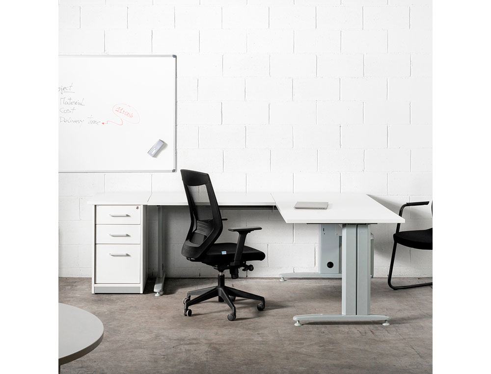 PIZARRA BLANCA ROCADA LACADA MAGNETICA MARCO ALUMINIO CON CANTONERAS 60X90 CM