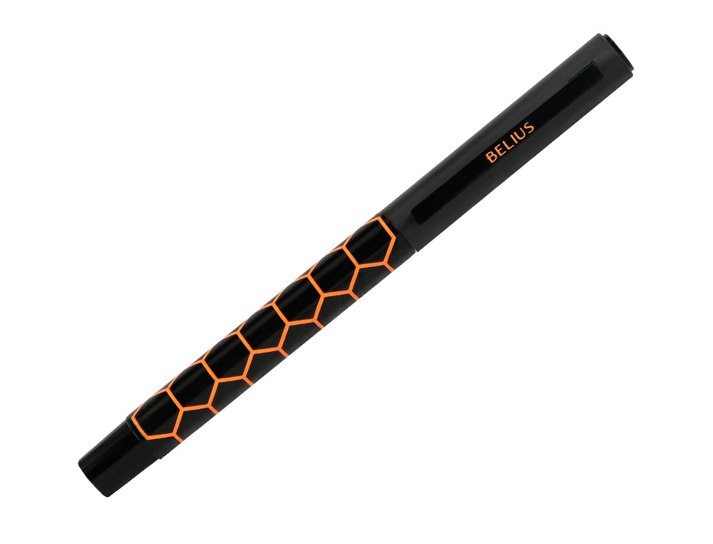 BOLIGRAFO BELIUS LEGACY ALUMINIO DISEÑO HEXAGONO NARANJA CUERPO NEGRO TINTA COLOR AZUL CAJA DE DISEÑO
